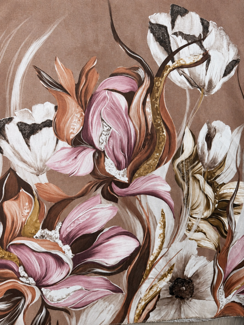 Haut oversize fleuri taupe et rose – vue de dos