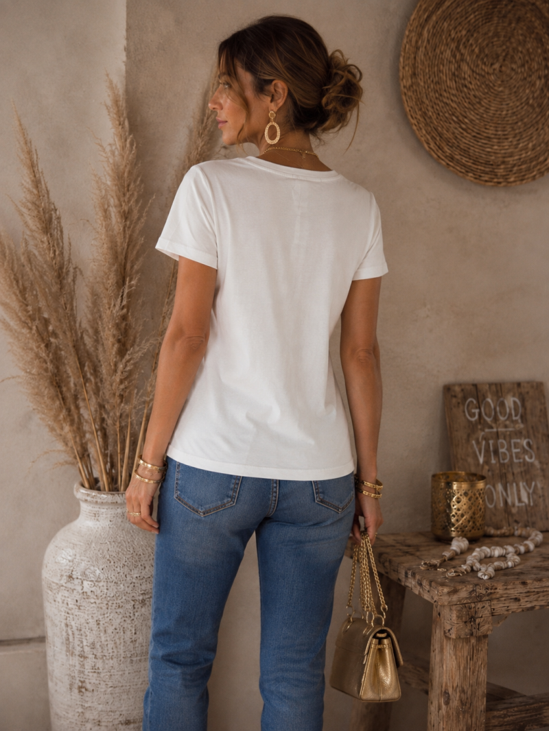 T-shirt blanc à strass multicolores – présentation complémentaire