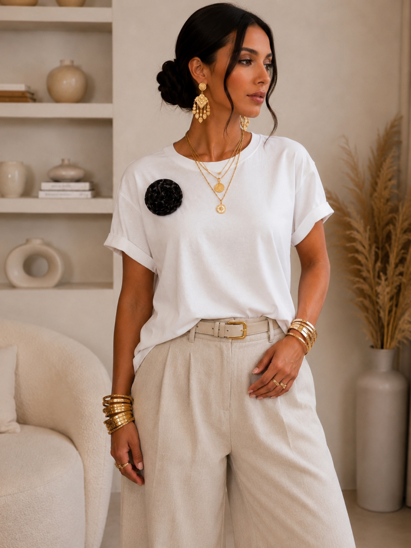 T-shirt blanc avec fleur camouflage – vue principale
