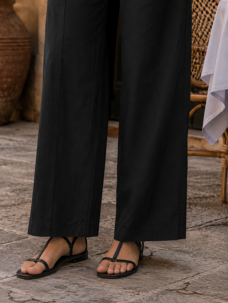 Pantalon noir taille haute ceinturé – vue de dos
