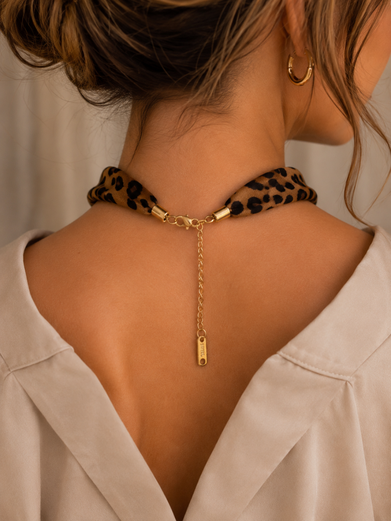 Collier léopard à perles en résine naturelle & pendentif fleur doré – Acier inoxydable – vue 3