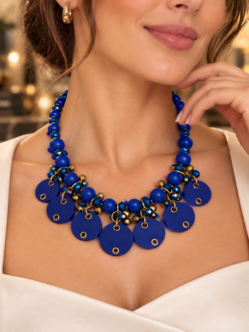 Collier plastron bleu cobalt et doré à pampilles – vue principale