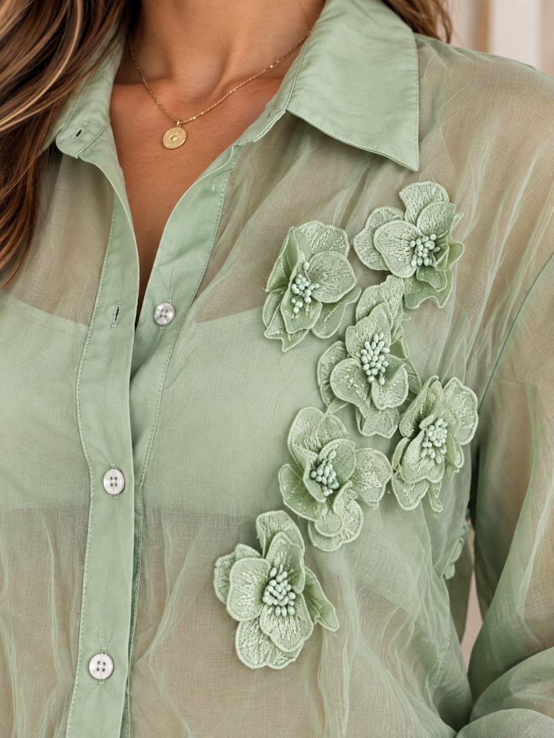Chemise courte transparente à fleurs vert sauge – vue de côté