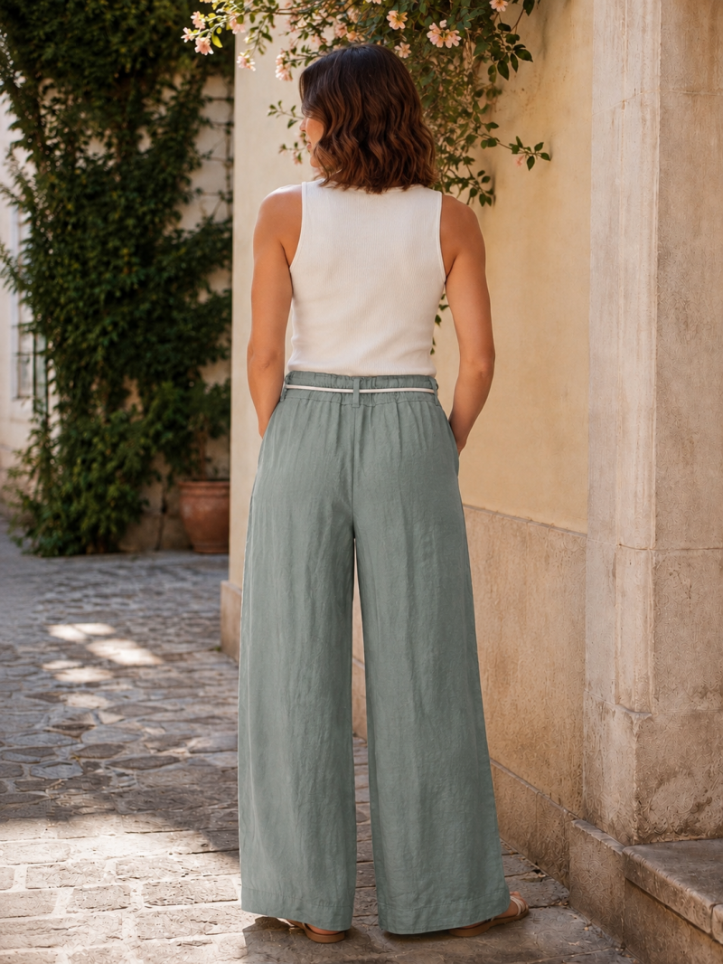 Pantalon large vert sauge ceinturé – détail de la coupe