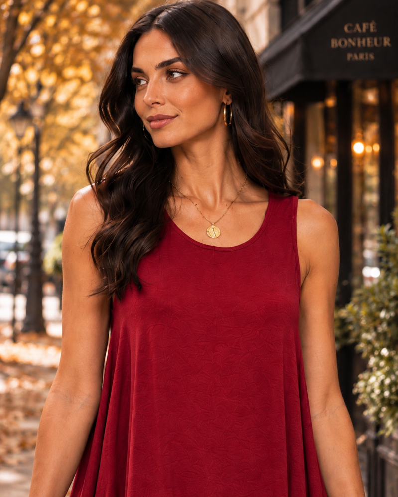 Robe longue bordeaux coupe cocon – détail du vêtement