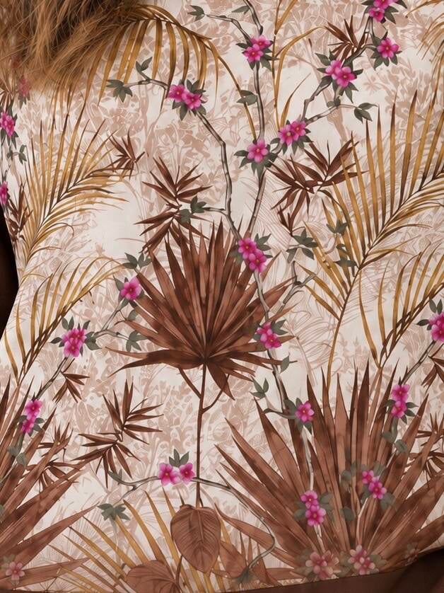 Top oversize imprimé tropical marron et écru – détail du vêtement