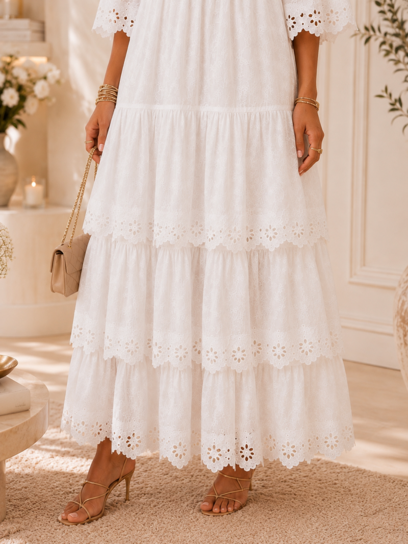 Robe blanche en broderie anglaise – détail de la finition