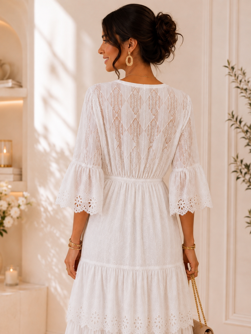 Robe blanche en broderie anglaise – autre détail