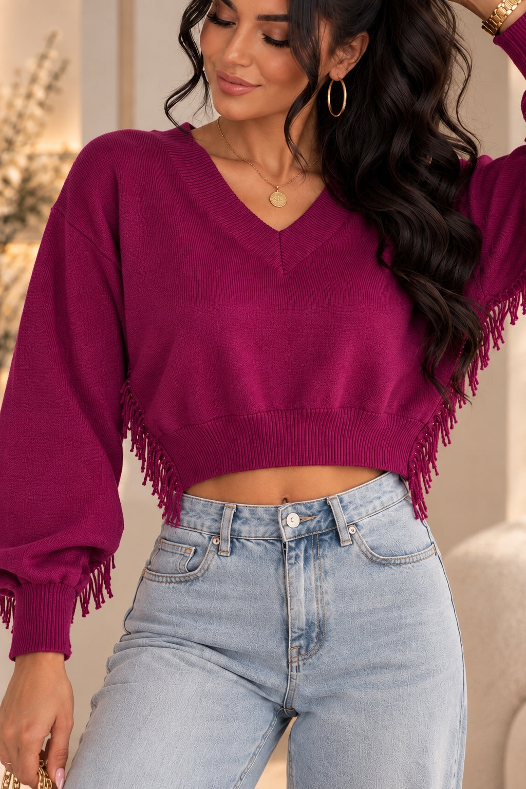 Pull cyclamen femme à franges - détail col V et maille